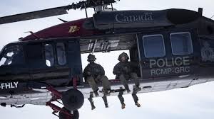 Un hélicoptère américain Black Hawk a essuyé des tirs en Iran lors d'une opération de sauvetage.