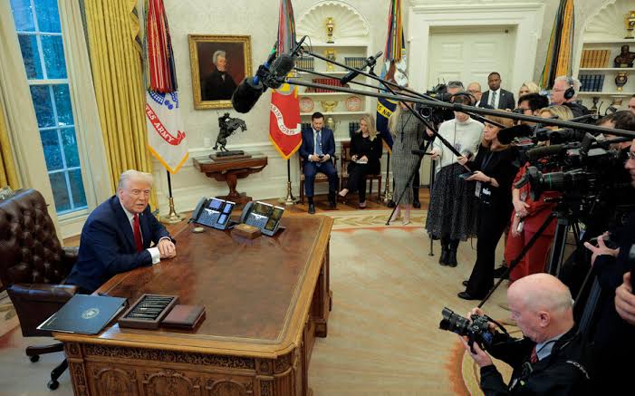 Les prix du pétrole chutent après la décision inattendue de Trump concernant l'Iran.