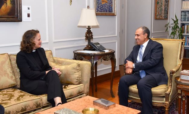 Le ministre des Affaires étrangères reçoit une délégation d'églises pour la paix au Moyen-Orient.