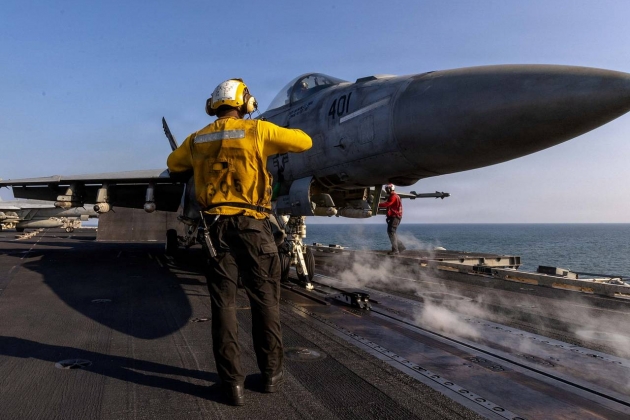 Les États-Unis préparent des frappes massives sur la côte sud de l'Iran.