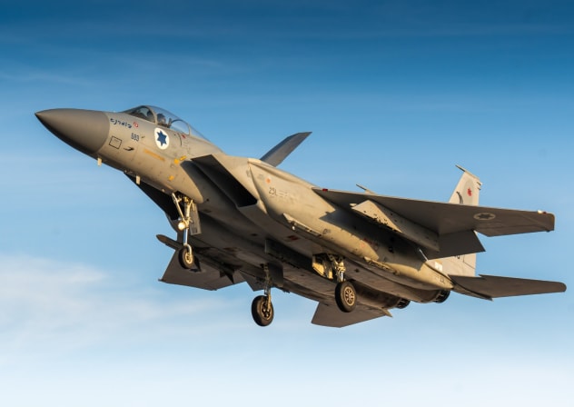 Plus de 800 frappes, 16 000 munitions : bilan de l’opération Lion rugissant à ce jour.