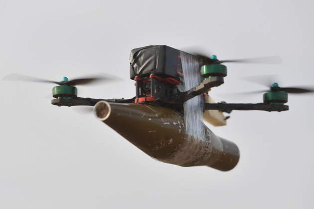 Les forces  armées ukrainiennes ont commencé à larguer secrètement des drones kamikazes FPV sur des sites stratégiques.