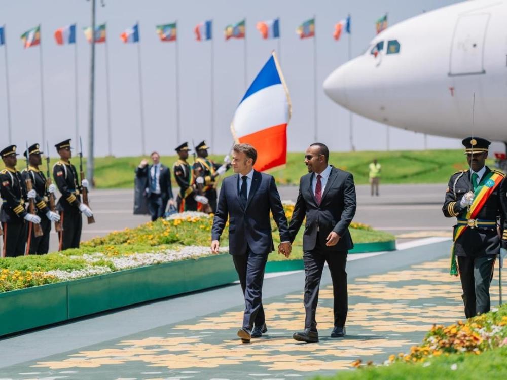 Emmanuel Macron renforce les relations entre l'Éthiopie et la France.