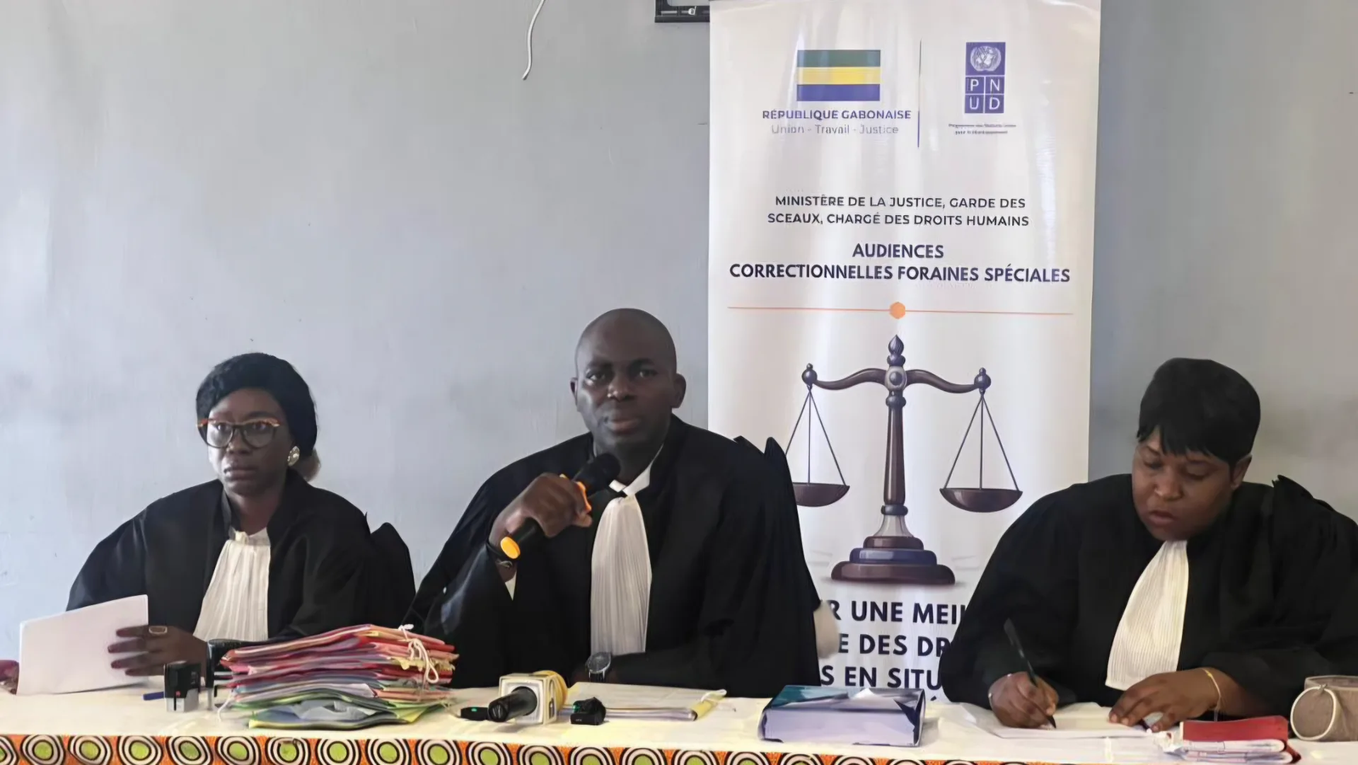 Gabon : face à la surpopulation carcérale, le gouvernement organise les audiences foraines
