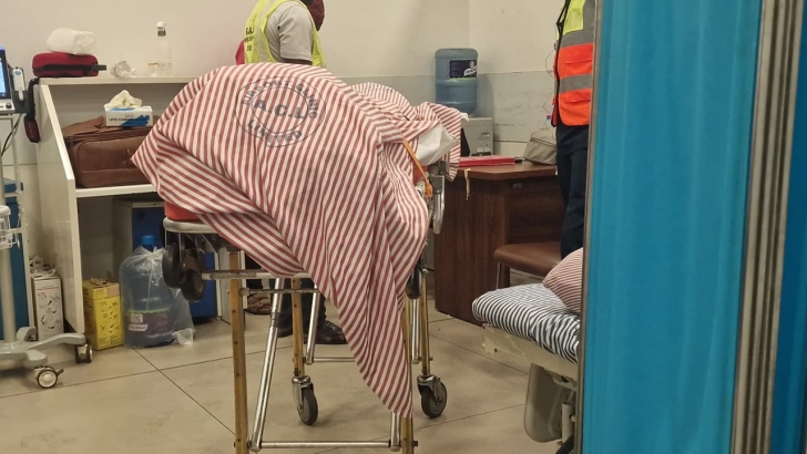 Un Ghanéen évacué décède à l'aéroport après l'atterrissage à Accra d'un vol en provenance d'Afrique du Sud.