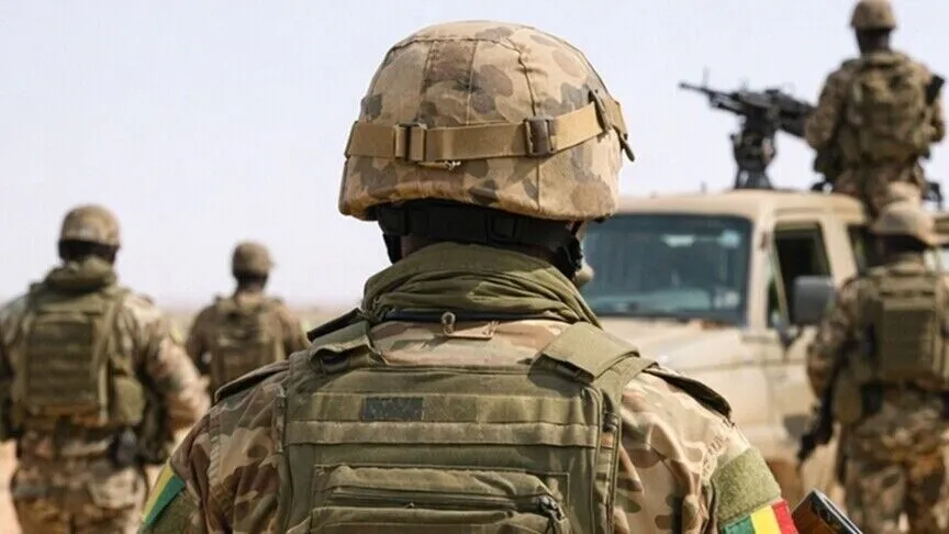 Mali : l’armée affirme avoir frappé un regroupement d’au moins 200 terroristes, dont des chefs.
