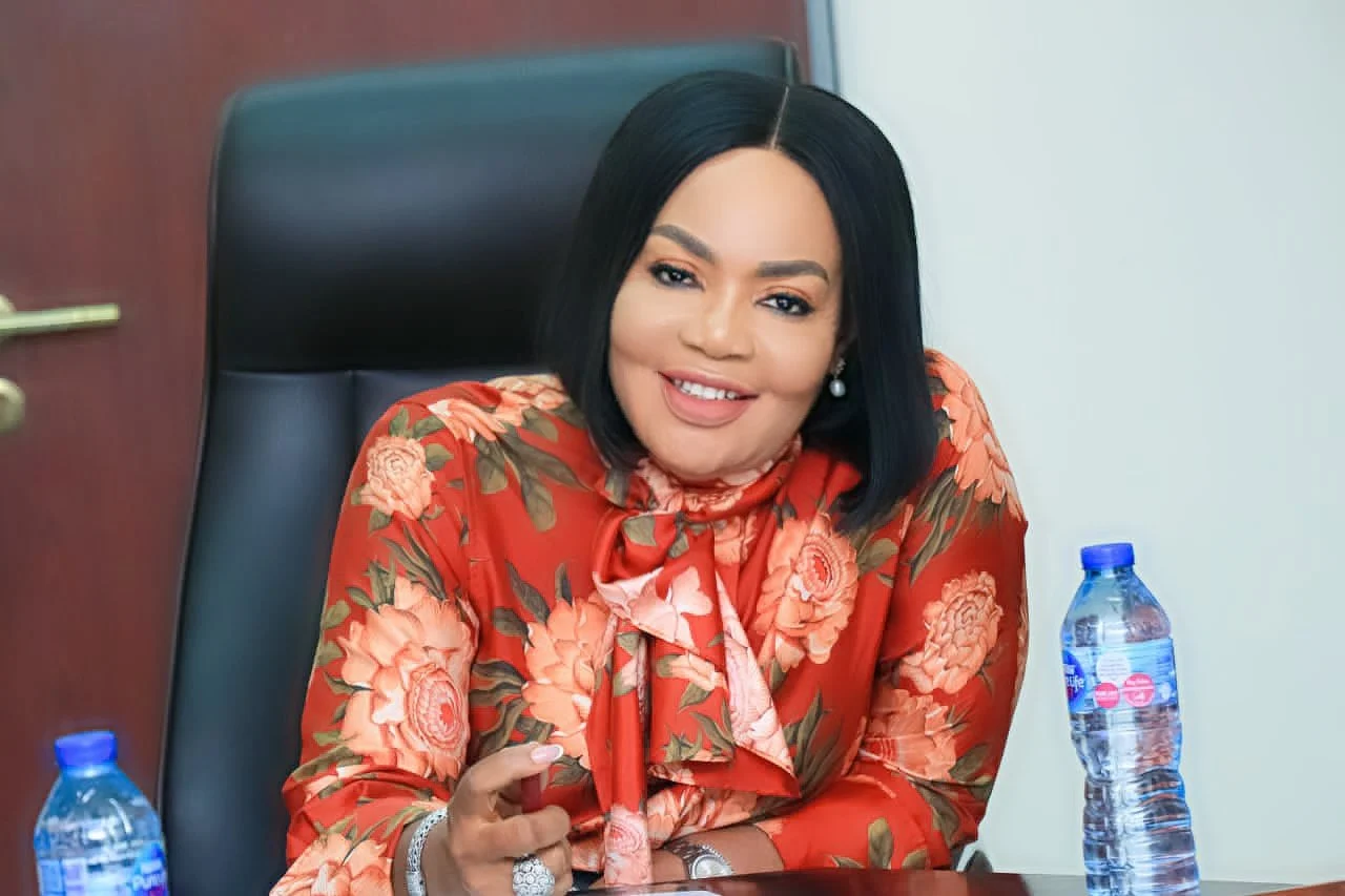 Le ministre du Travail, Nkeiruka Onyejeocha, démissionne.