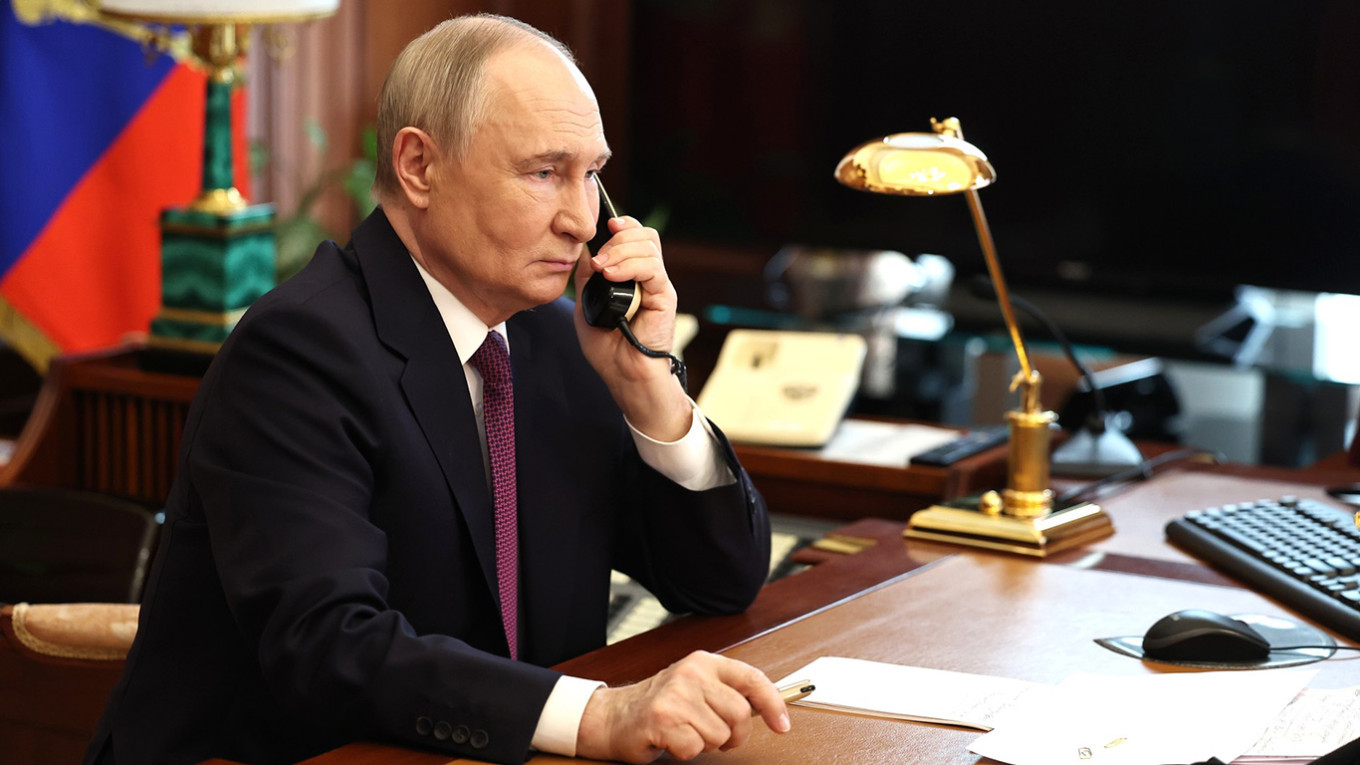 Poutine présente ses condoléances au président iranien suite à l'« assassinat » de Khamenei.