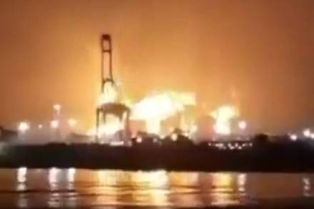 Le plus grand centre de GNL au monde, situé au Qatar, est en flammes après une attaque de missile.