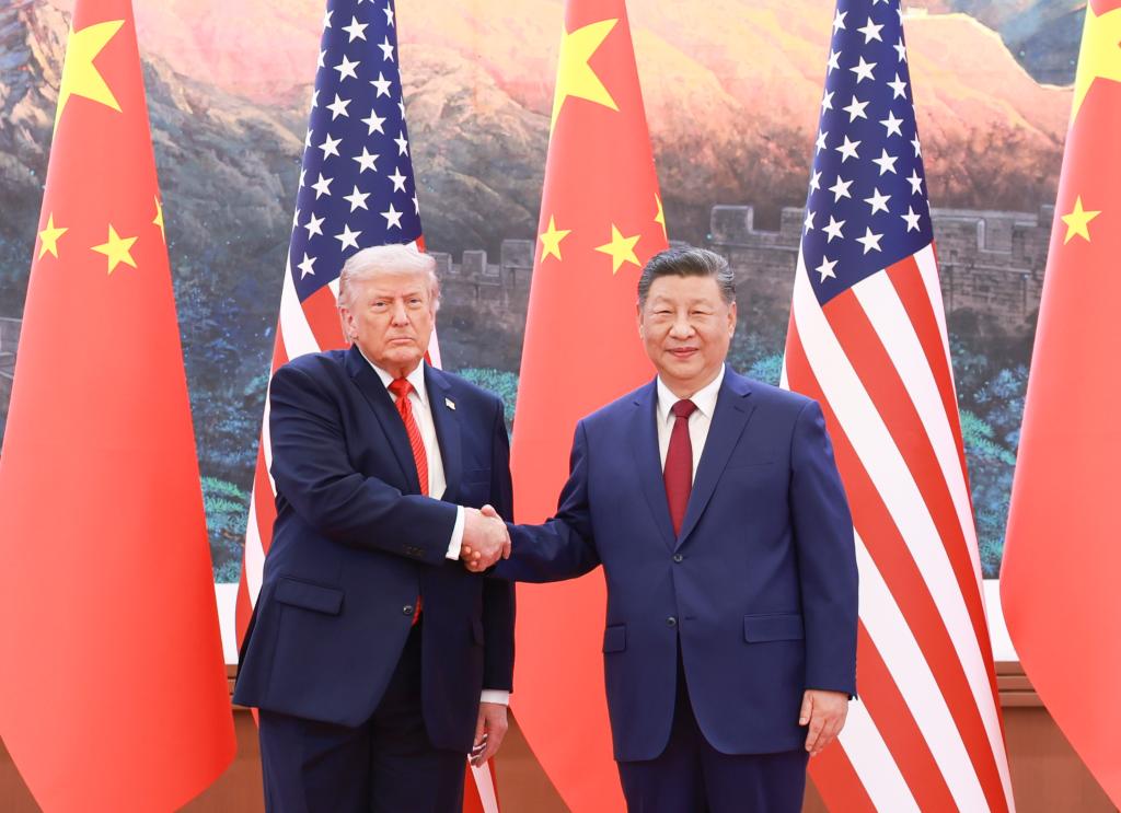 Xi Jinping s'entretient avec Donald Trump à Beijing