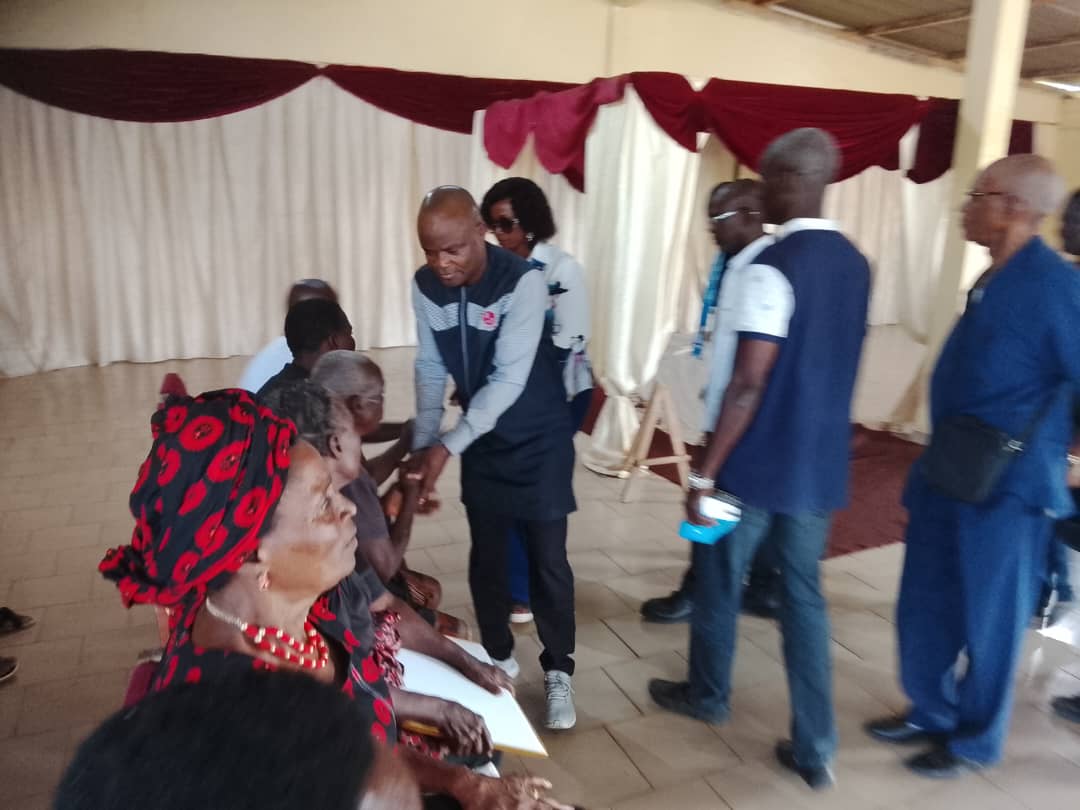 Côte d'Ivoire : Le Président Laurent Gbagbo aux côtés de la famille de Gala Kolebi.