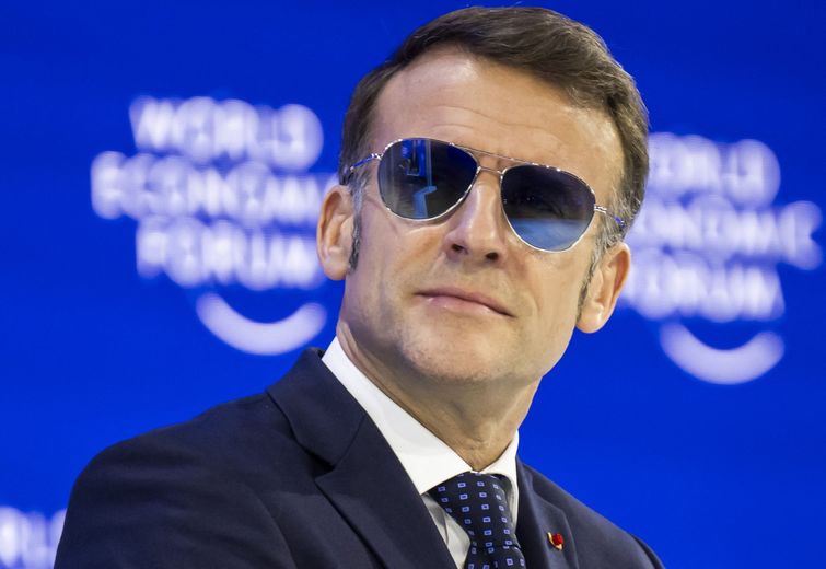 Ukraine : Macron dénonce une « politique de terreur » russe à Kiev