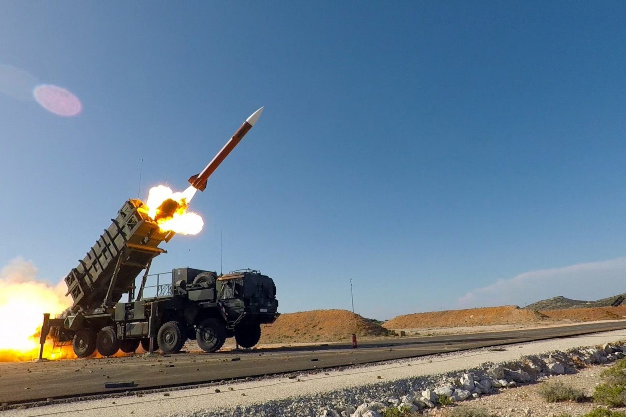 L'Ukraine sollicite 300 missiles Patriot pour l'hiver tout en développant ses programmes SAMP/T et FREYJA.