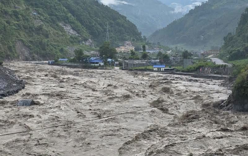Népal : Inondations de la Bhote Koshi : 177 morts confirmés, 50 corps non identifiés.