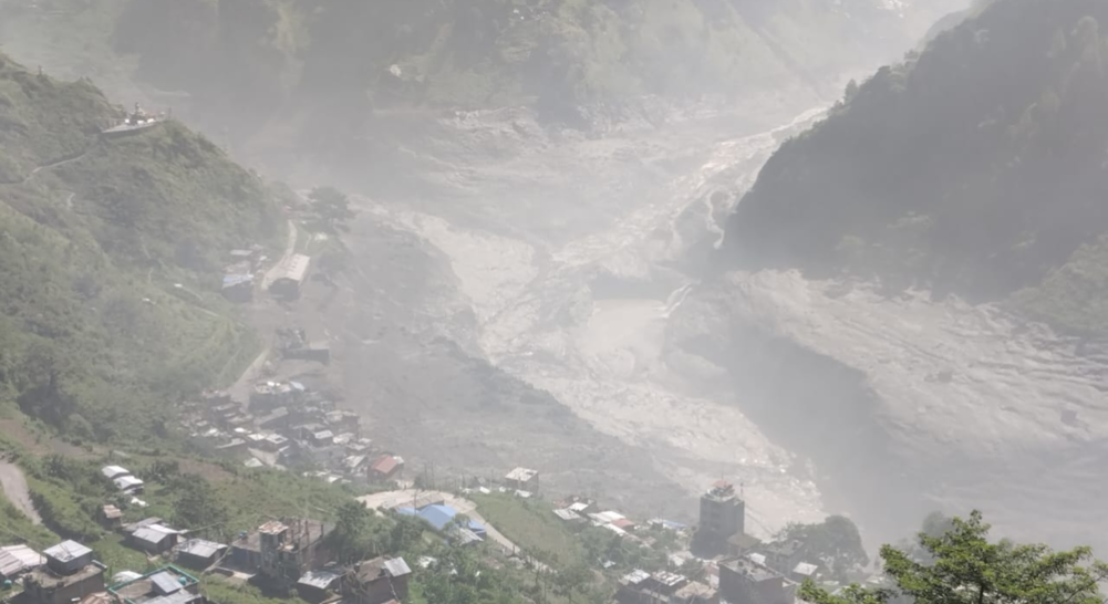 Près de 100 ressortissants chinois portés disparus au Népal suite aux crues soudaines de la rivière Bhote Koshi
