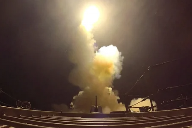 L'Iran intensifie ses frappes : des drones attaquent des bases américaines au Bahreïn et au Koweït.