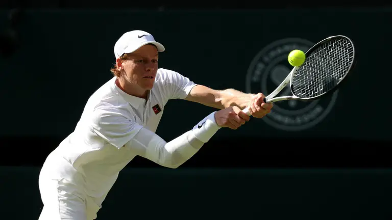 En l'absence d'Alcaraz : Zverev peut-il battre Sinner en finale de Wimbledon ?
