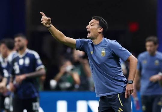 Lionel Scaloni : Ma femme et mes enfants sont espagnols, mais ils soutiendront l'Argentine en finale.