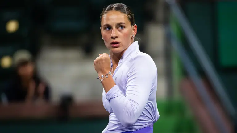 Avec un retournement de situation après le tie-break : Marta Kostyuk a battu l’hôtesse des courts du tournoi de Toronto.