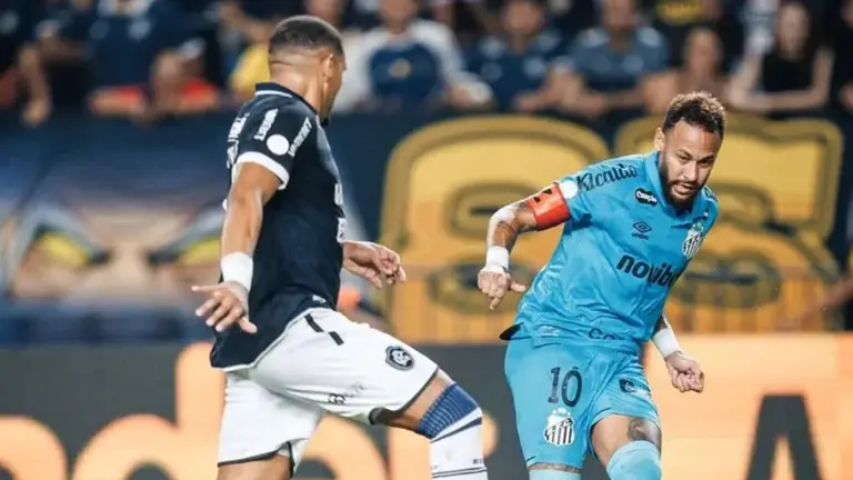 Huitièmes de finale de la Coupe du Brésil : Neymar aide son équipe à arracher une courte victoire en délivrant une passe décisive.