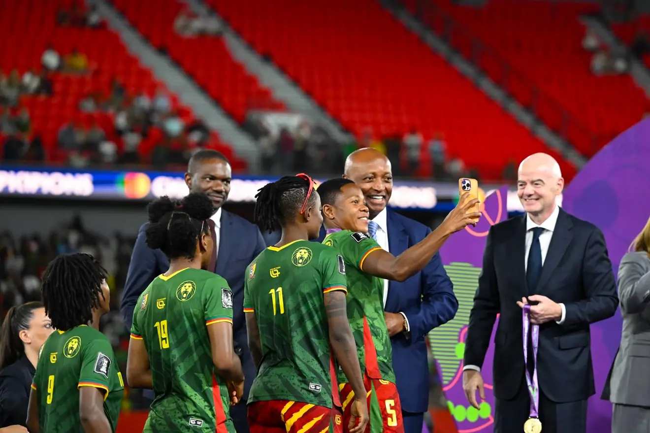 Le Président de la CAF, Dr Patrice Motsepe, félicite les Lionnes Indomptables du Cameroun pour leur sacre historique à la TotalEnergies CAF CAN Féminine Maroc 2026